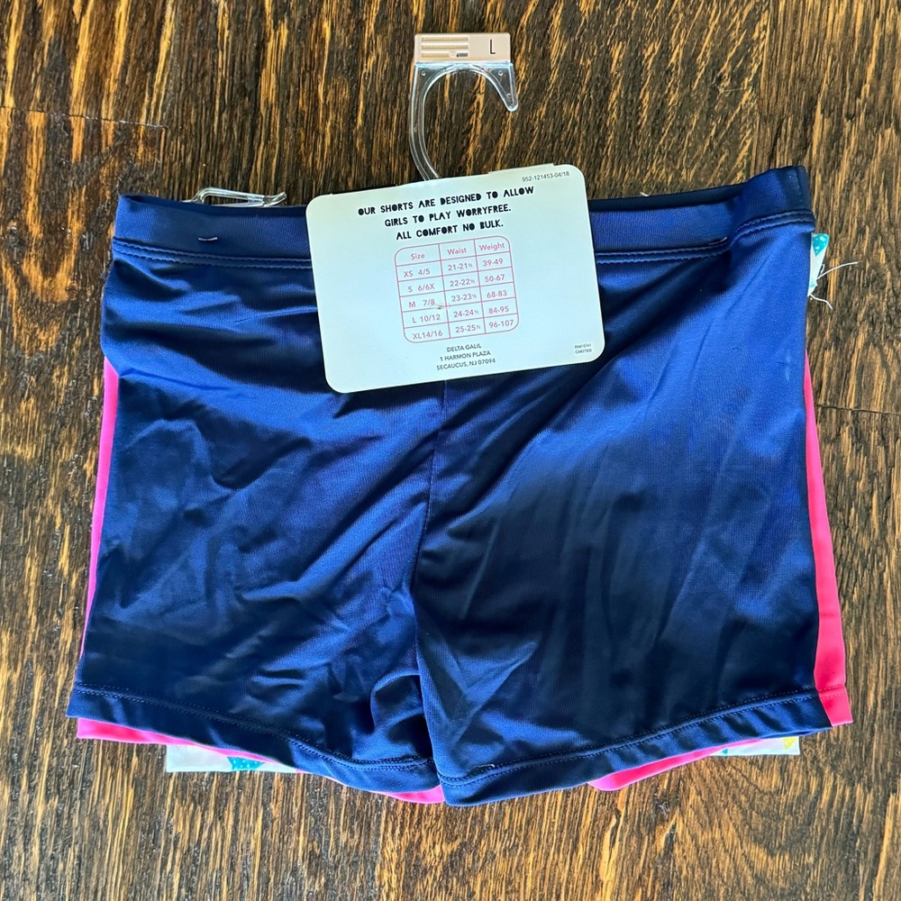 New with tags! 3 pack girls play shorts - size large